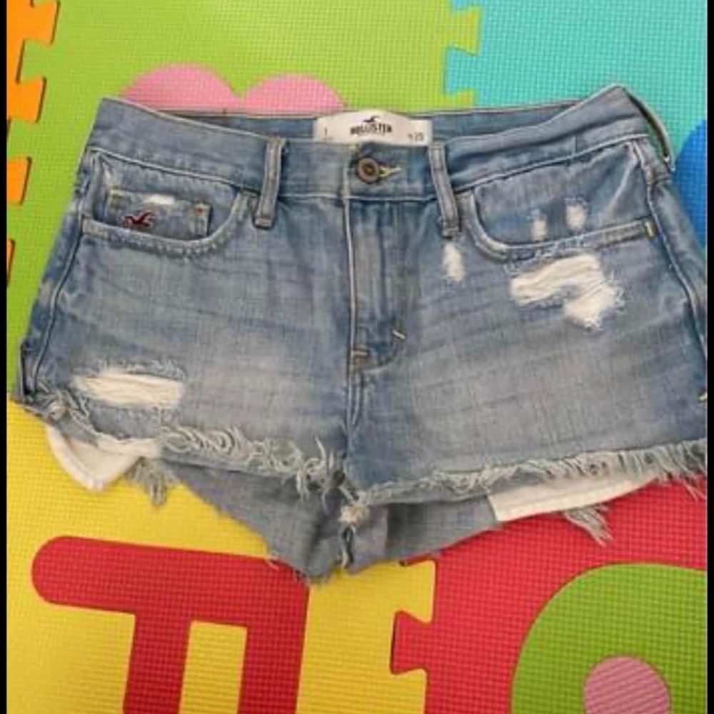 Hollister short